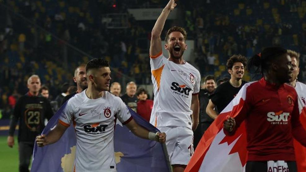 Avrupa Galatasarayın şampiyonluğunu konuşuyor