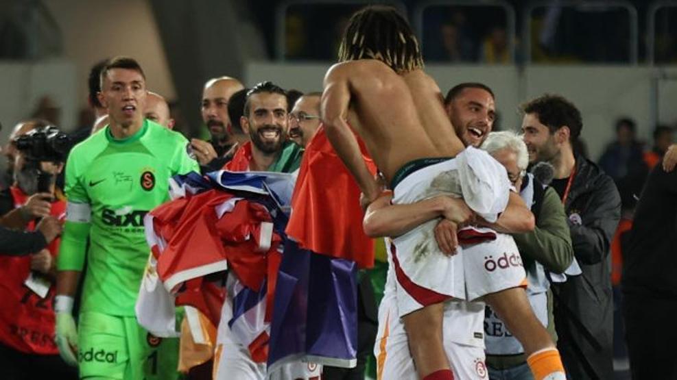 Avrupa Galatasarayın şampiyonluğunu konuşuyor