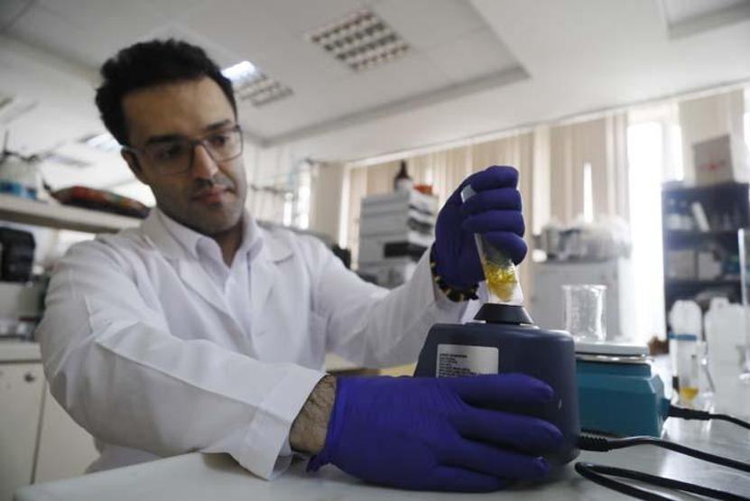 Kanser hastası annesi ve ablası için doğal yağlı, güneş koruyuculu dezenfektan geliştirdi