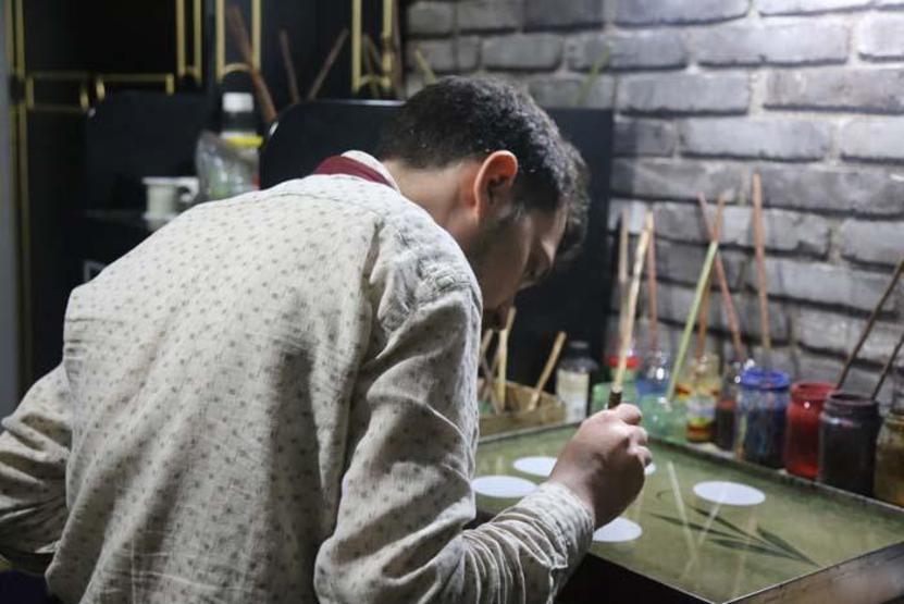 Babadan kalan sanatı yaptığı eserler ve eşyalarla yaşatıyor
