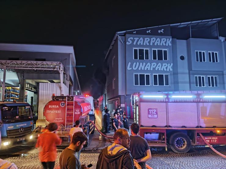 Bursada fabrika yangını 100ü aşkın personelle müdahale ediliyor