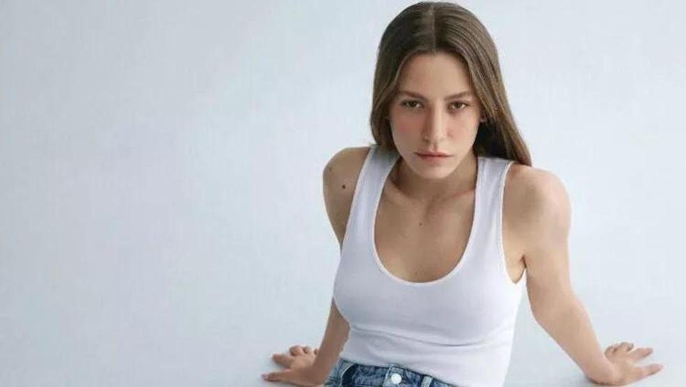 Serenay Sarıkayanın paylaşımına yorumu gündem oldu: Hak etti