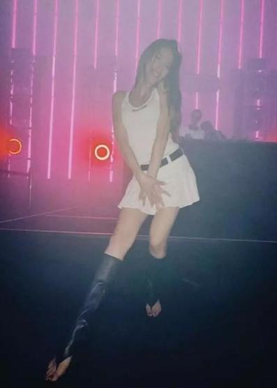 Serenay Sarıkayanın paylaşımına yorumu gündem oldu: Hak etti
