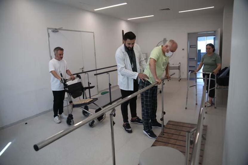 Yürümesi çok zor dediler, 5 ayda ayağa kalktı