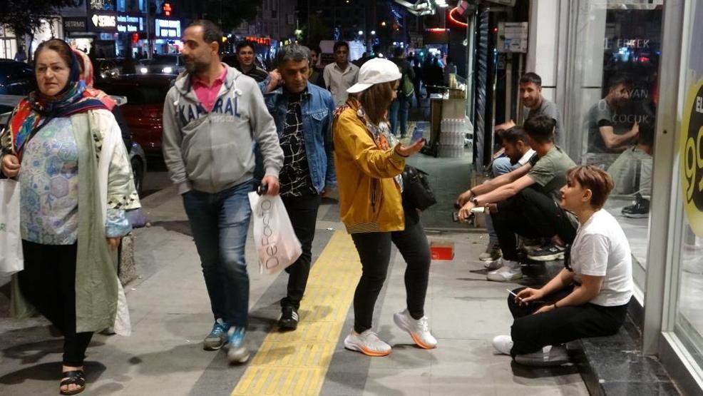 İrandan Vana turist akını 3 günlük tatilin keyfini Türkiyede çıkardılar
