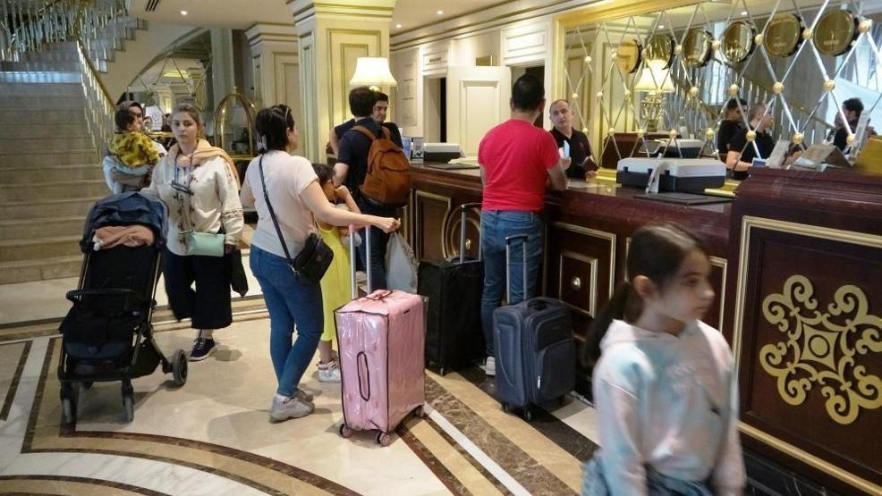 İrandan Vana turist akını 3 günlük tatilin keyfini Türkiyede çıkardılar
