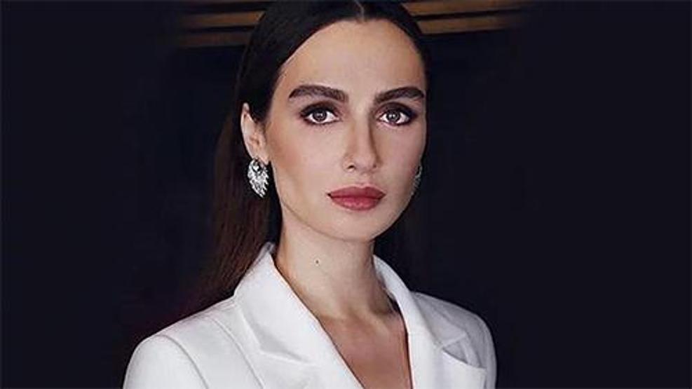 Birce Akalay dolandırılmaktan kıl payı kurtuldu