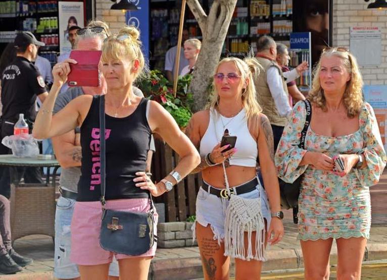 Antalya’da turistleri hayran bırakan Yörük Göçü