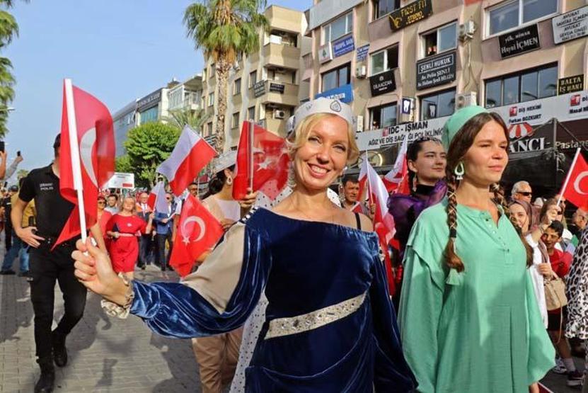 Antalya’da turistleri hayran bırakan Yörük Göçü