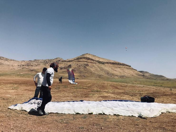 Derik’te Şehit Kaymakam Safitürk anısına düzenlenen yamaç paraşütü şampiyonası sona erdi