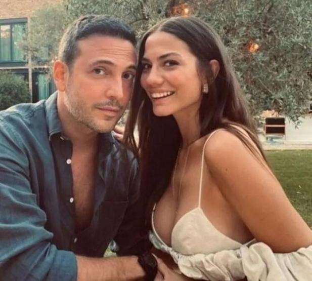 Demet Özdemirden su altında bikinili poz
