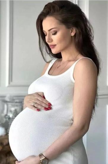 Fahriye Evcen yeni yaşını kutladı