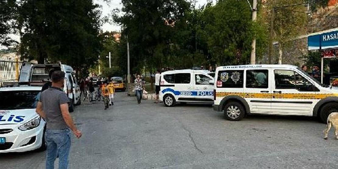 Cips paketleri ve meyve suyu kutularında getirdikleri sigaraları İstanbul’da satıp tekstil ürünü alıyorlardı