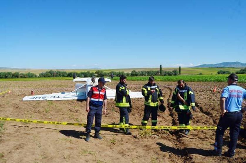 Aksarayda zorunlu iniş yaparken düşen eğitim uçağı, Ispartaya gönderildi