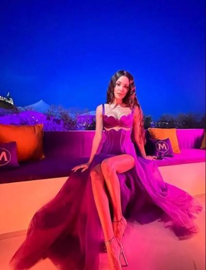 Hande Erçelden Cannes pozları