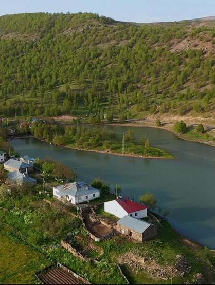 Doğa harikası göl fotoğrafçıların uğrak mekanı oldu