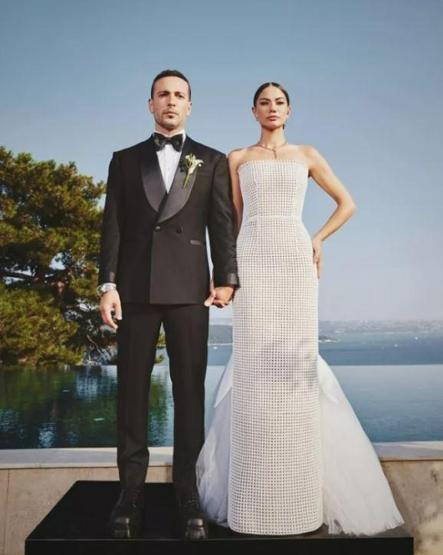 Demet Özdemir ile Oğuzhan Koç fotoğrafları sildi