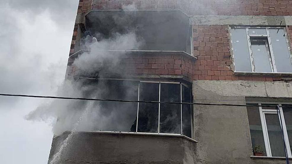 Arnavutköy’de korkutan yangın: Vatandaşlar hortumla söndürmeye çalıştı