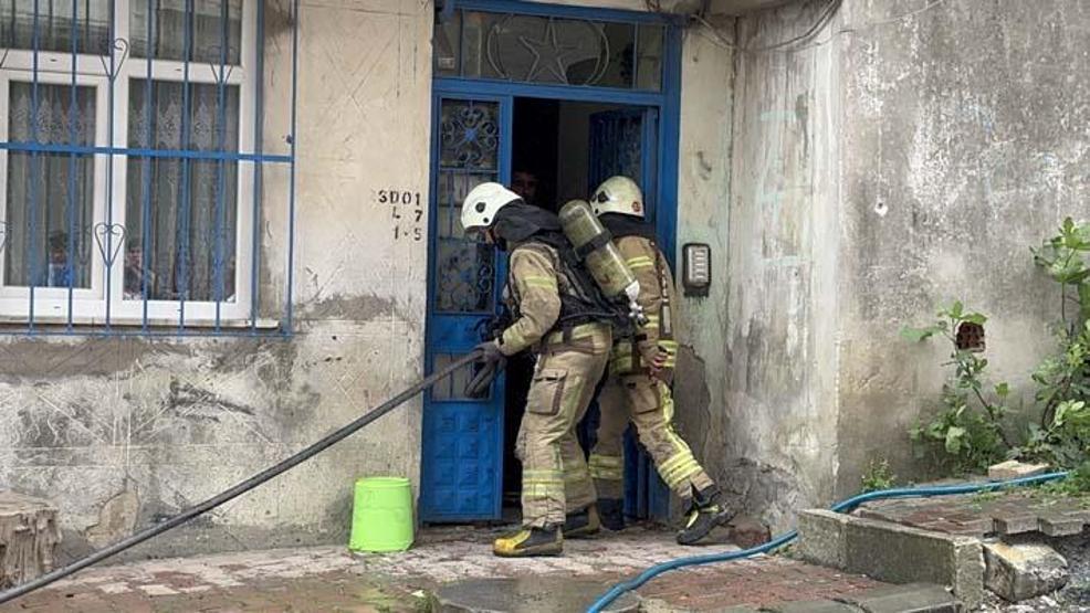 Arnavutköy’de korkutan yangın: Vatandaşlar hortumla söndürmeye çalıştı