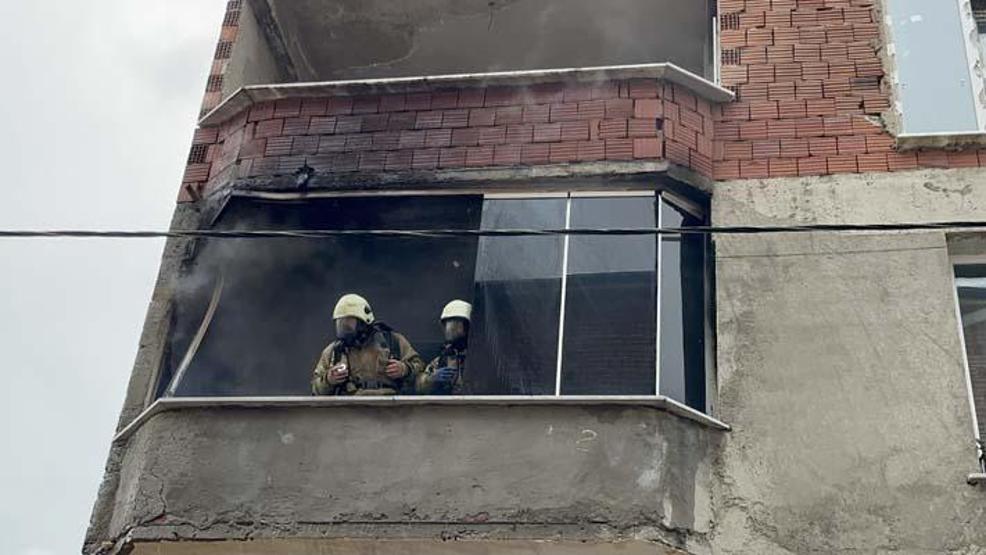 Arnavutköy’de korkutan yangın: Vatandaşlar hortumla söndürmeye çalıştı