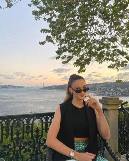 Voleybolcu Zehra Güneş, son pozlarıyla ortalığı yıktı