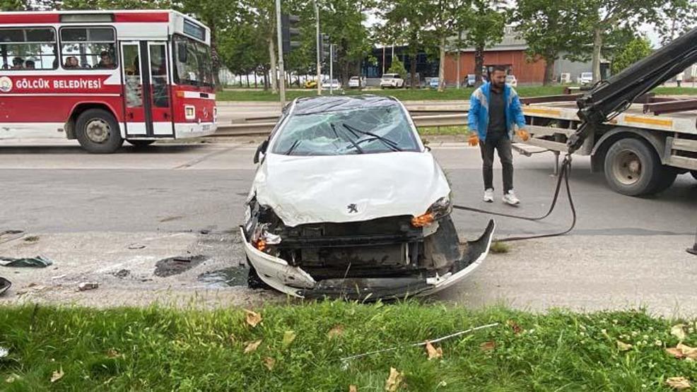 Bu otomobilden burnu kanamadan çıktı