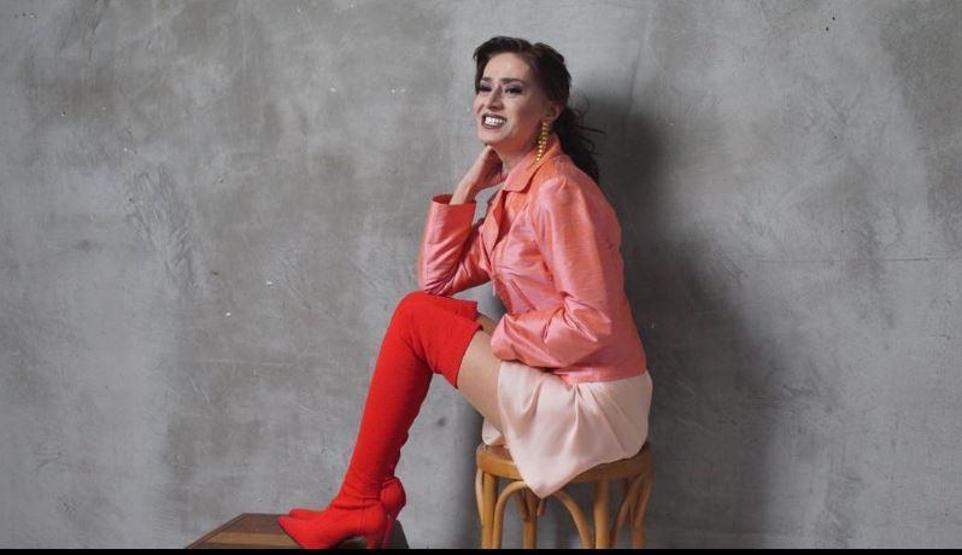 Yıldız Tilbe asker tıraşı oldu Yeni imajına yorum yağdı