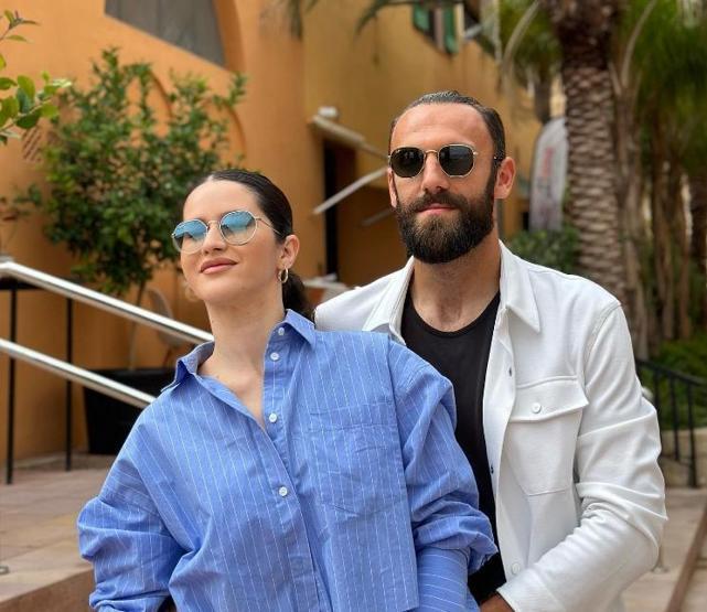 Milot Rashica ve Vedat Muriqi düğünde halay çekti