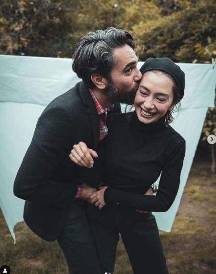 Neslihan Atagül ile Kadir Doğulu kolları sıvadı