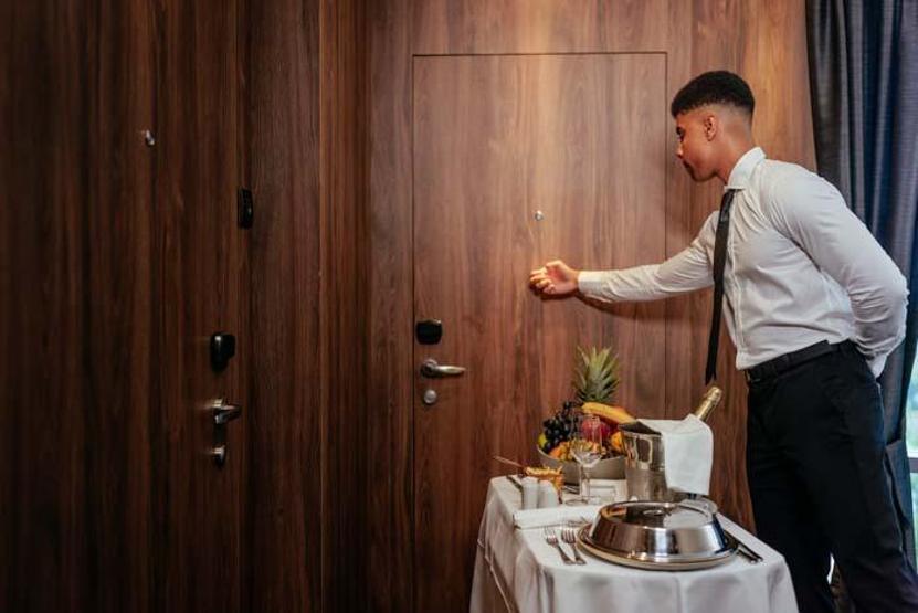 Otellerde en sıra dışı 10 oda servisi siparişi