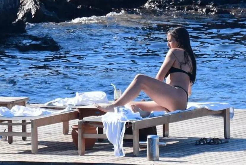 Zehra Çilingiroğlunun deniz keyfi