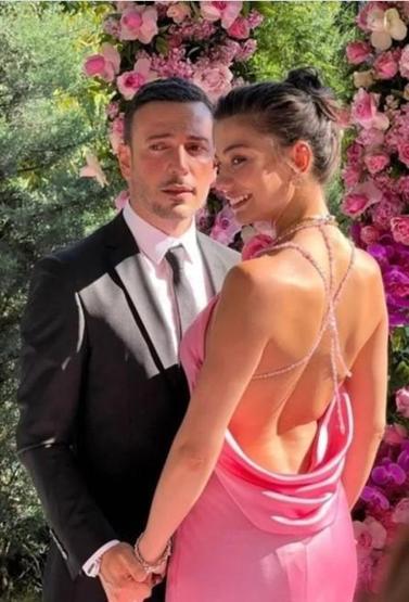 Demet Özdemir kıvrak dansıyla gözleri üzerine çekti