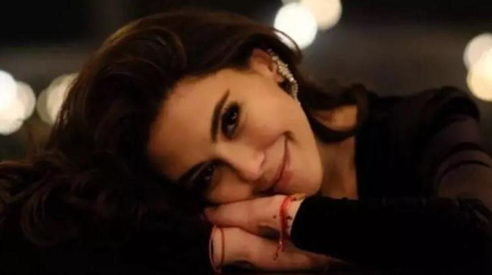 Dilara Aksüyek son pozlarıyla nefes kesti