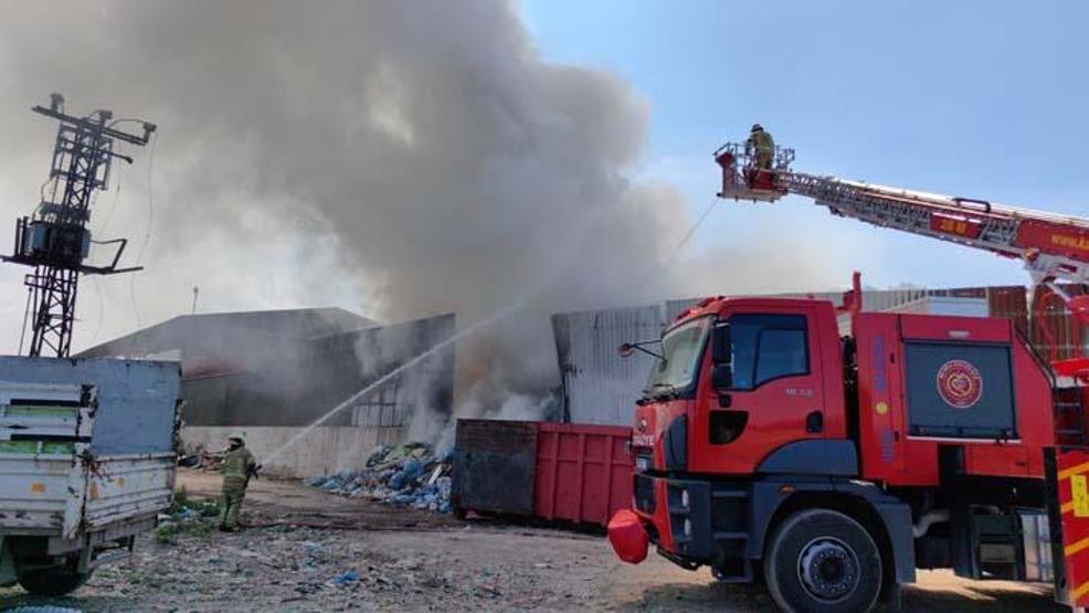 Bursa’da geri dönüşüm tesisinde yangın