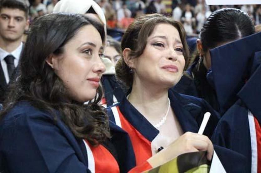 Mezuniyet töreninde ağlatan pankart