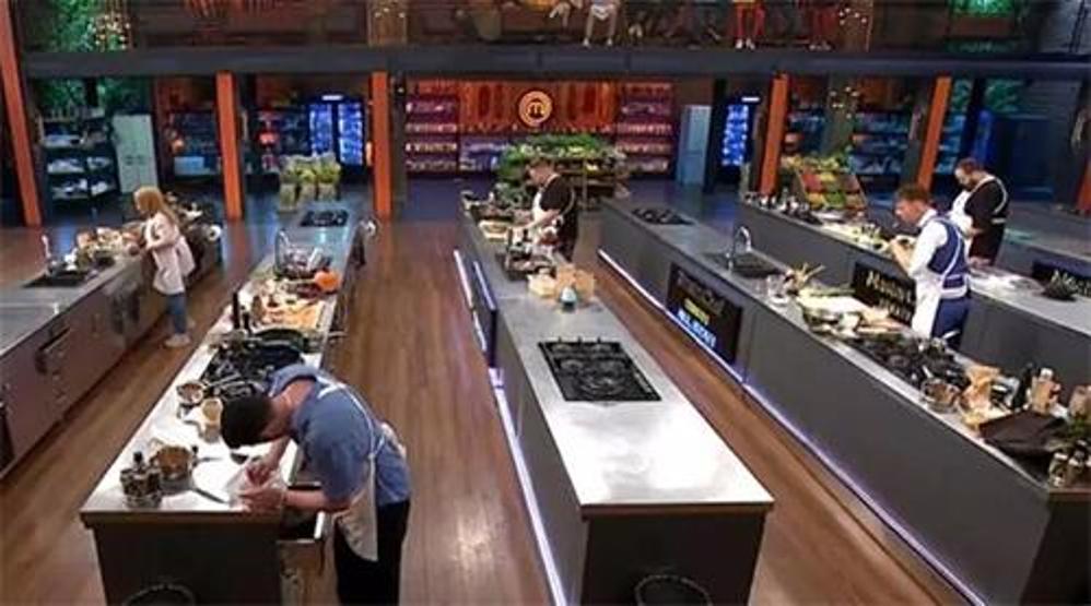MasterChef Türkiye All Starda gergin anlar Ana kadroya giren üçüncü isim belli oldu
