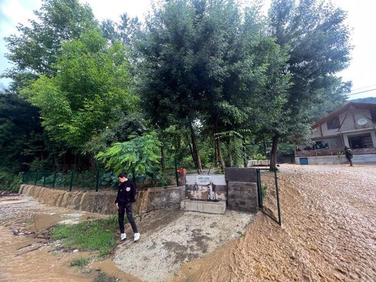 Düzcede 21 köyde dereler taştı