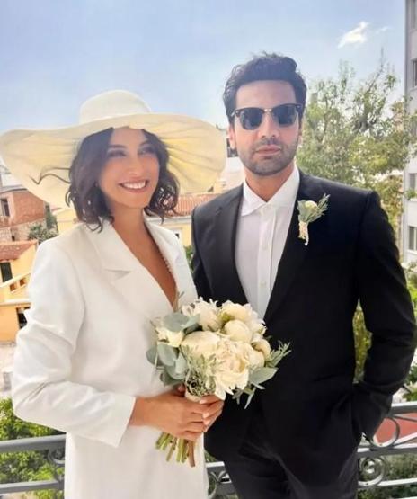 Kaan Urgancıoğlu ile dünyaevine giren Burcu Denizerden soyadı hamlesi