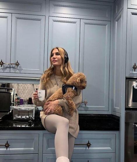 Çağla Şıkelin paylaşımı kafa karıştırdı