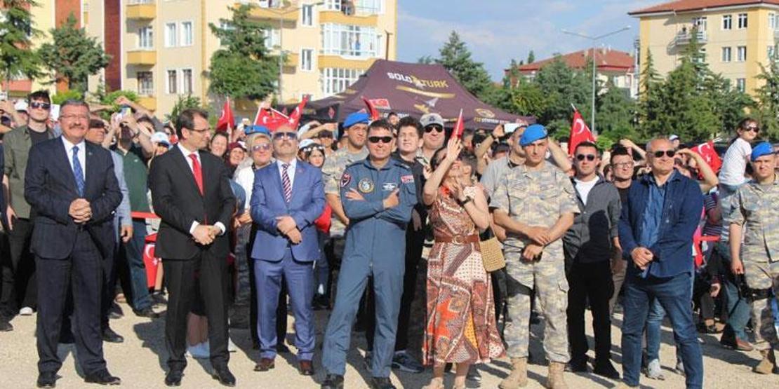 SOLOTÜRKten nefes kesen gösteri: Düşmana korku, dosta güven veren gösteri