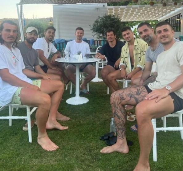 Futbolcuların tatil paylaşımları