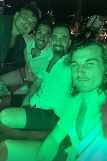 Futbolcuların tatil paylaşımları