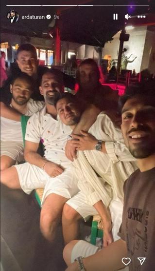 Futbolcuların tatil paylaşımları