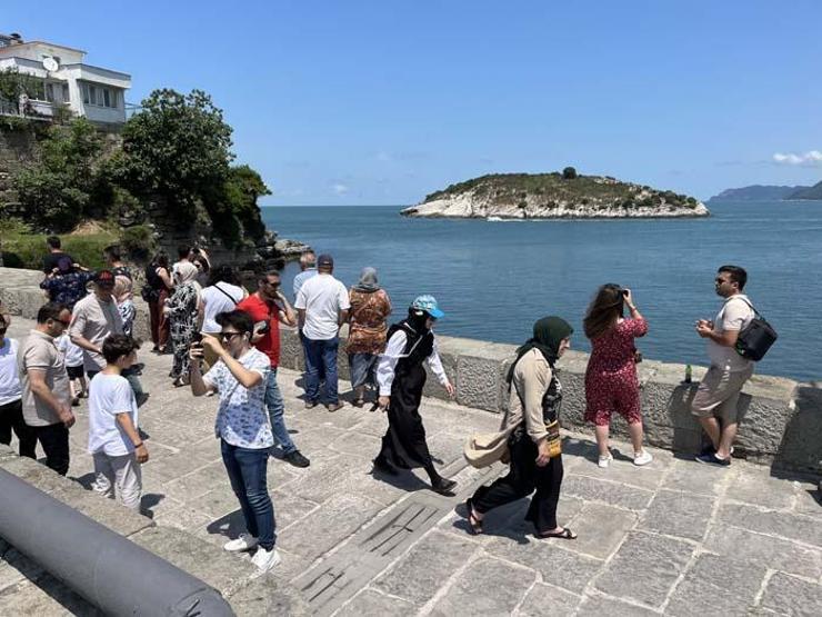 Tarihi ilçe Amasra, nüfusunun 10 katı ziyaretçi ağırlıyor
