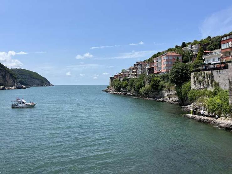 Tarihi ilçe Amasra, nüfusunun 10 katı ziyaretçi ağırlıyor