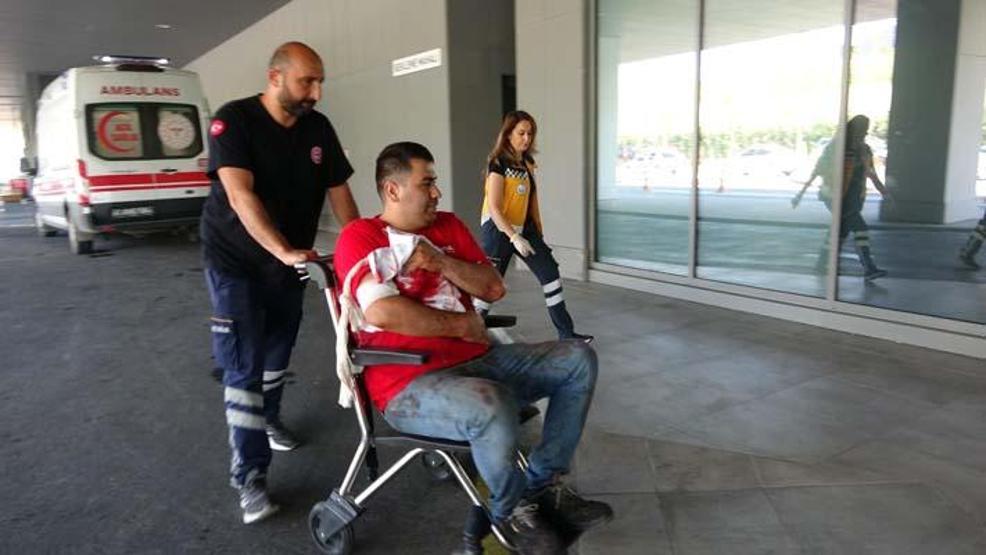 Acemi kasaplar hastanelik oldu