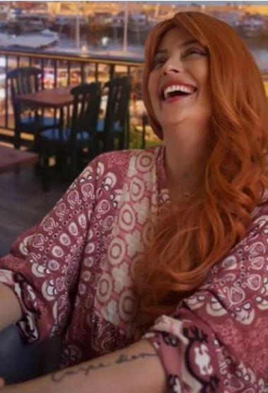 Kanserle mücadele eden oyuncu Ayçin Tuyun peruksuz fotoğrafını paylaştı