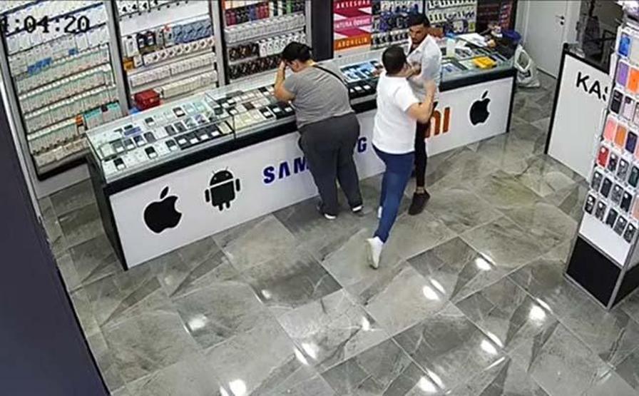 Avcılarda cep telefonu hırsızına dayak