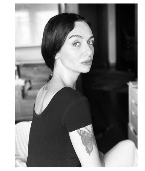 Birce Akalay genç kızlara taş çıkarttı