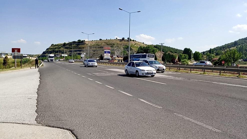 Tatilciler dönüyor Kilometrelerce kuyruk oluştu